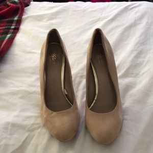 Tan heels